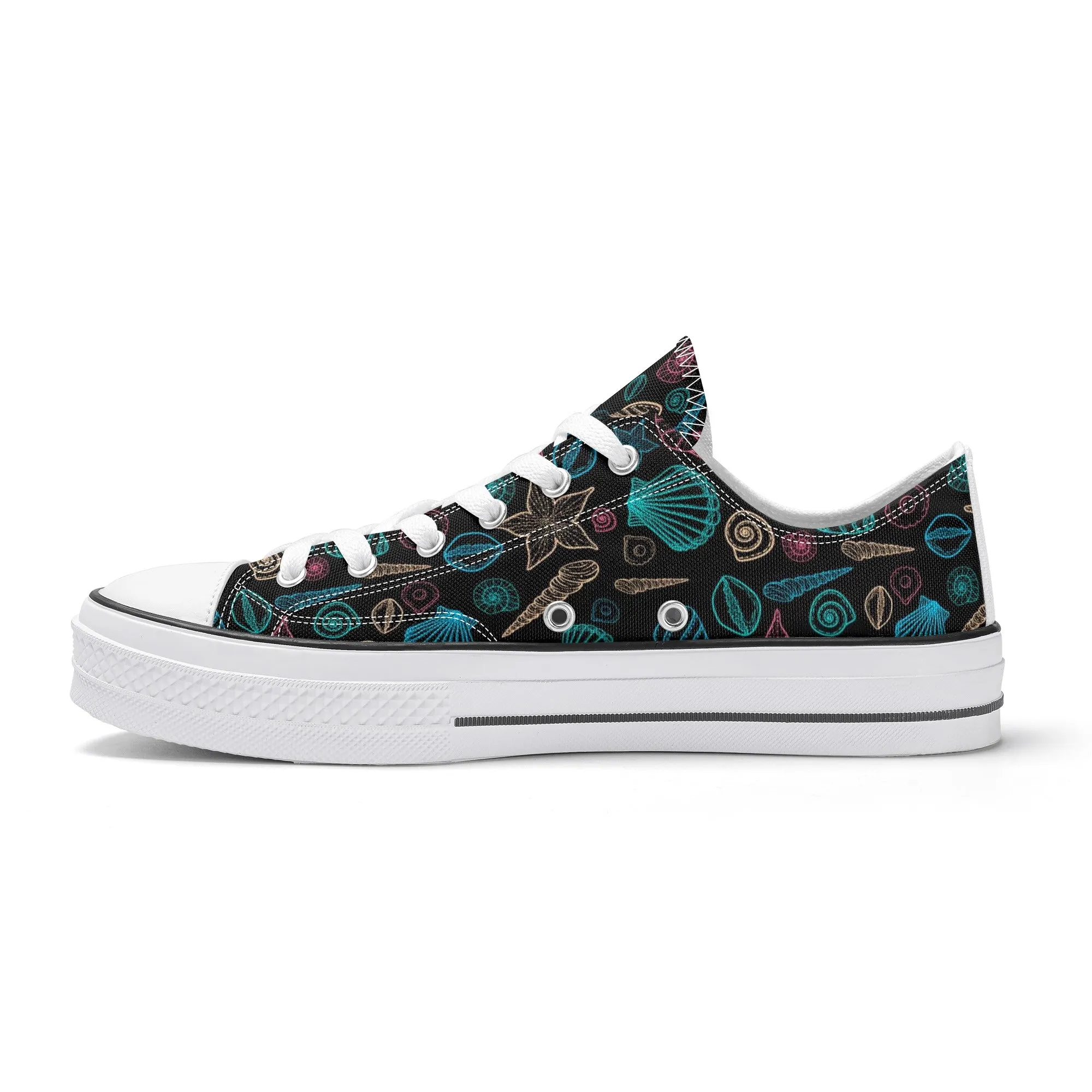 Beach & Seashells Pattern - Mens Classic Low Top Canvas Shoes for Footwear Lovers