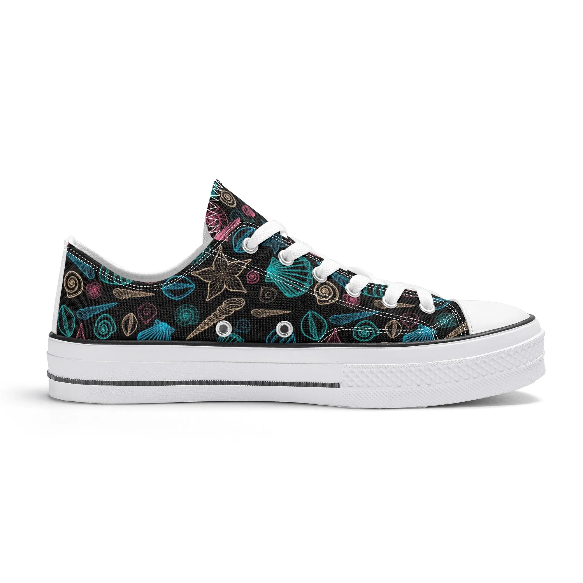 Beach & Seashells Pattern - Mens Classic Low Top Canvas Shoes for Footwear Lovers