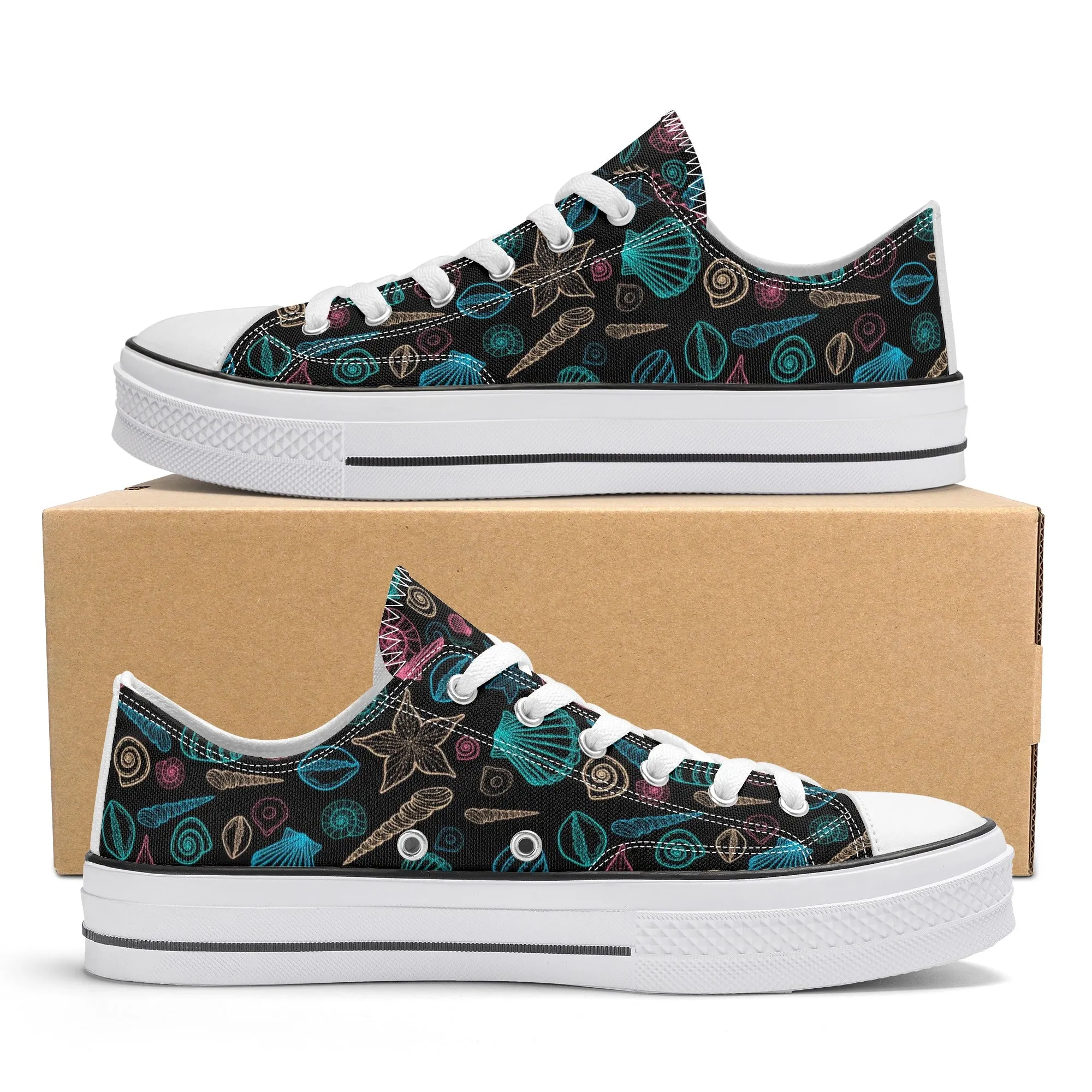 Beach & Seashells Pattern - Mens Classic Low Top Canvas Shoes for Footwear Lovers