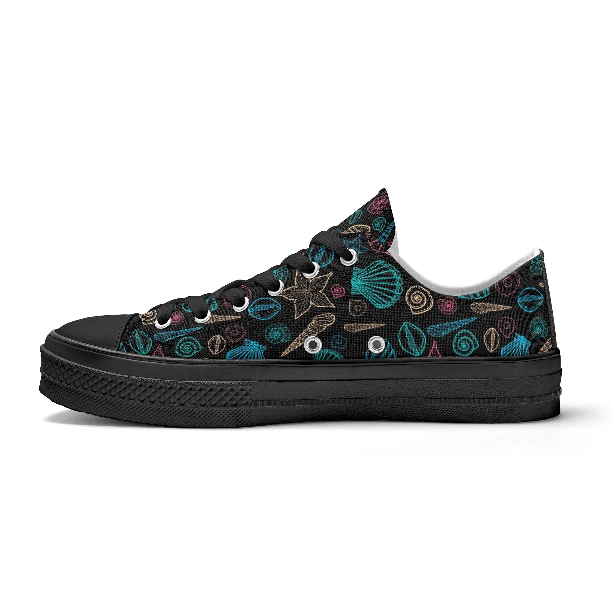 Beach & Seashells Pattern - Mens Classic Low Top Canvas Shoes for Footwear Lovers