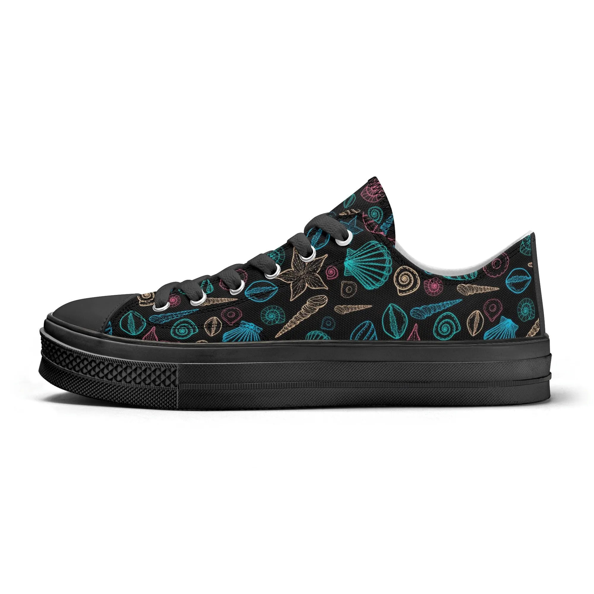 Beach & Seashells Pattern - Mens Classic Low Top Canvas Shoes for Footwear Lovers