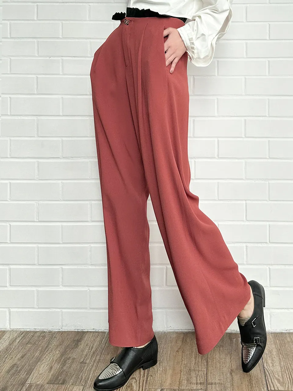 Coral/ Black Contrast Pleated Waist Airy Wide Leg Trousers