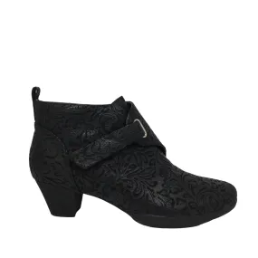 Hinako Cooma Black Embossed Boot