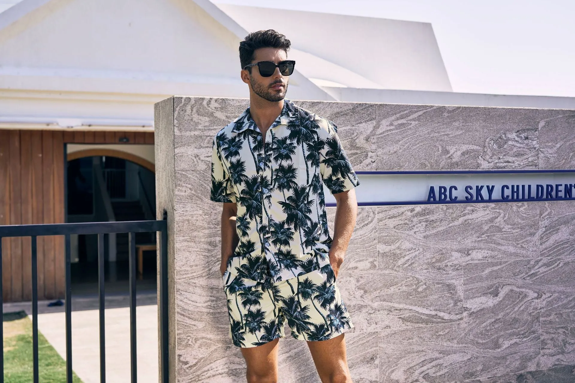 Men's Summer Floral Hawaiian Short Sleeve Button Down Beach Shirts | CS