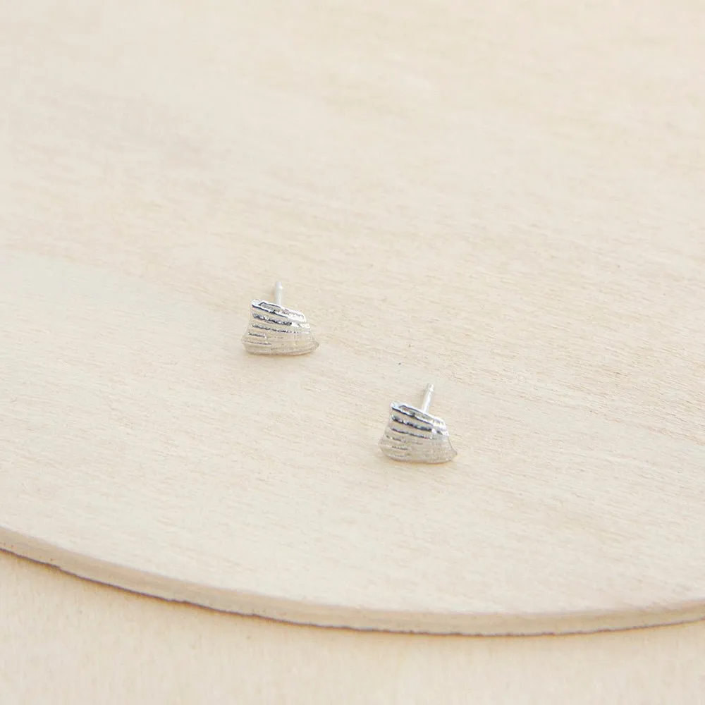 Seashell Stud Earrings - 14k Gold