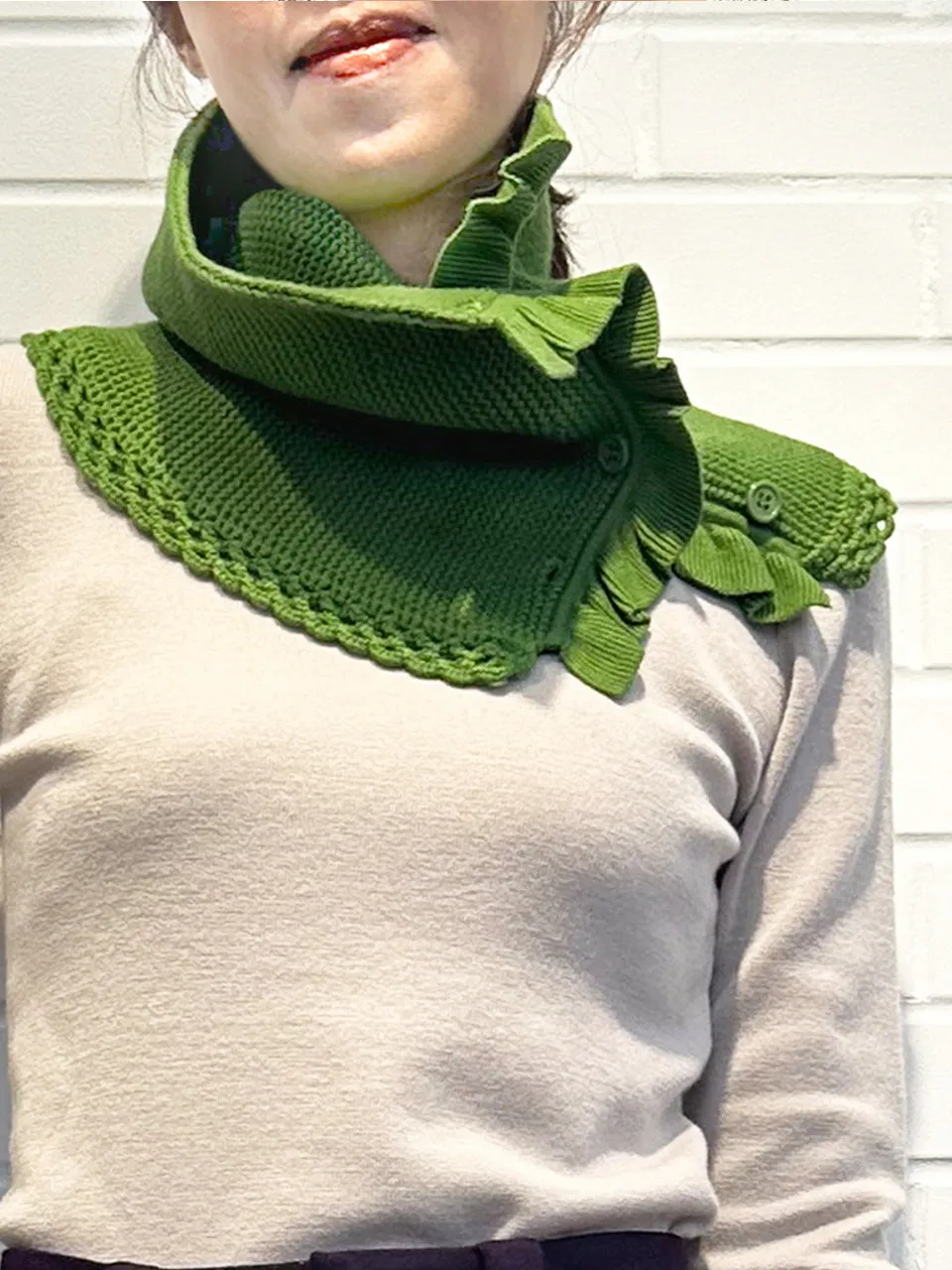 SPECIAL! Green Crochet-Trimmed Ruffle A-lined Neck Warmer