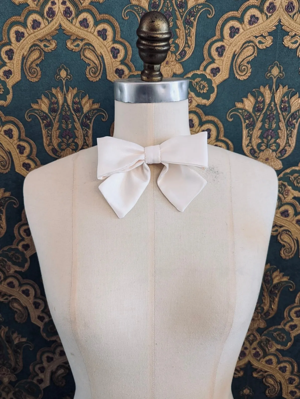 The Hollywood Satin Bow Brooch