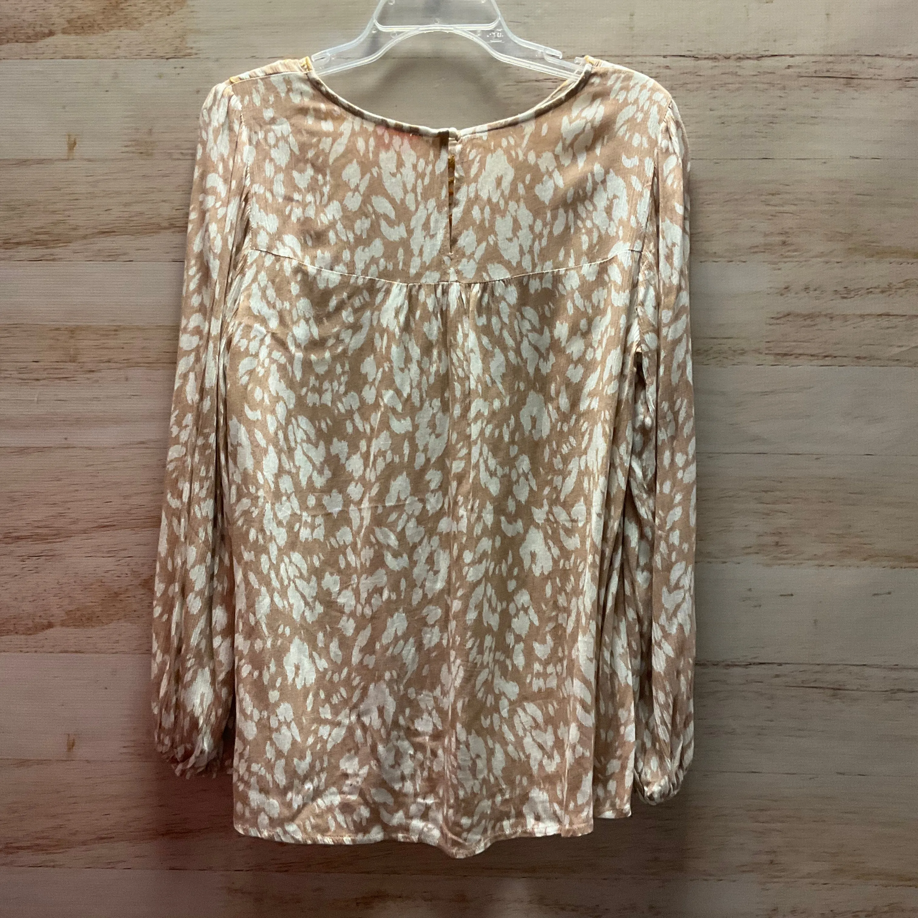 Top Long Sleeve By Clothes Mentor In Tan, Size: S