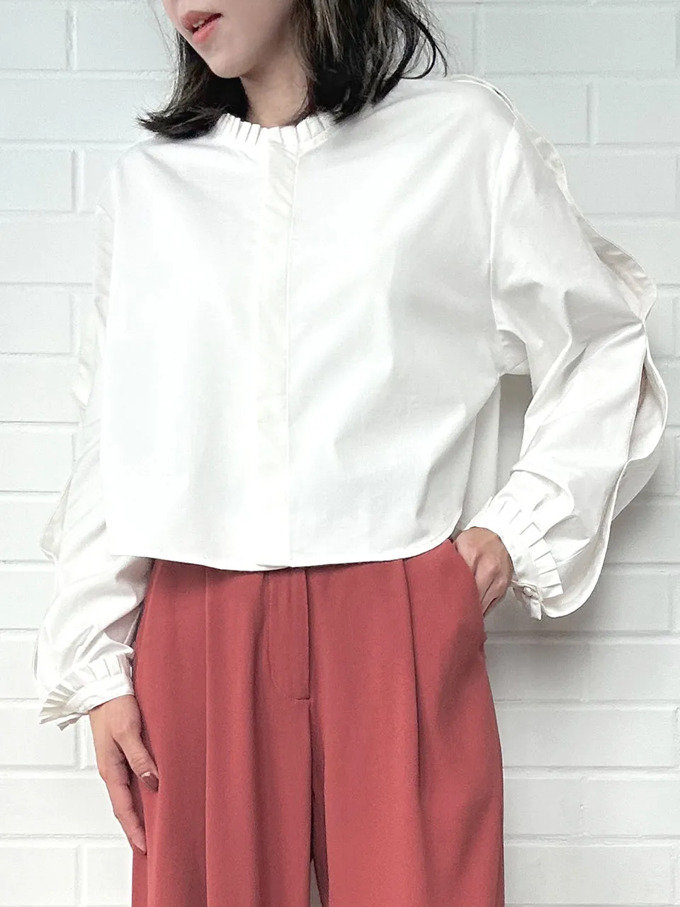 White Pleated Pearly Buttons Slit Sleeves Cropped Blouse