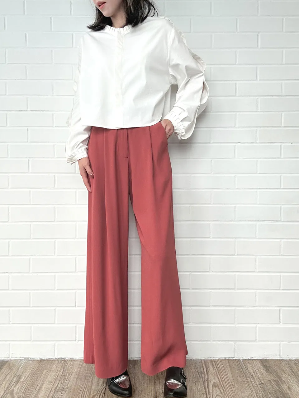 White Pleated Pearly Buttons Slit Sleeves Cropped Blouse