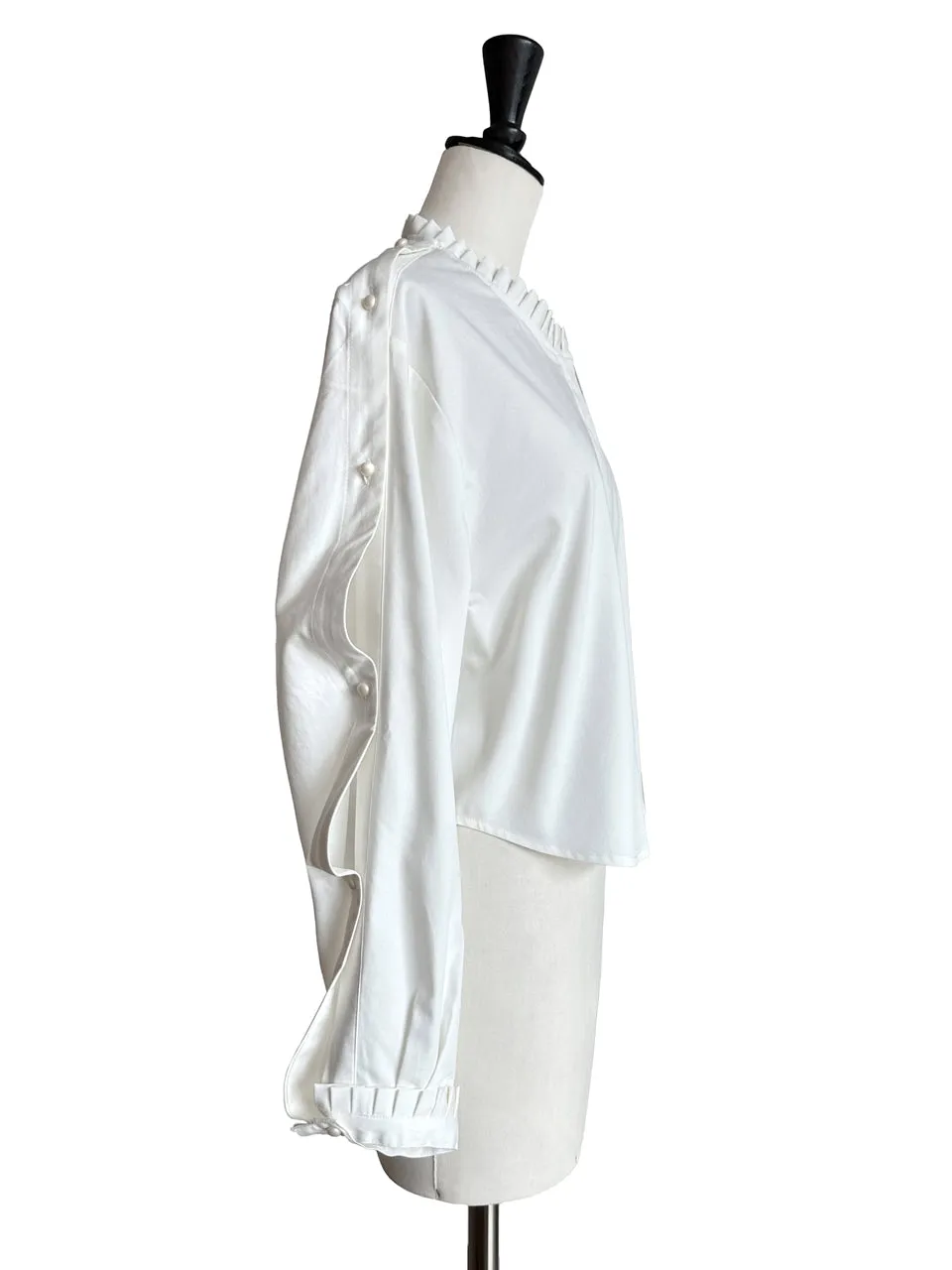 White Pleated Pearly Buttons Slit Sleeves Cropped Blouse